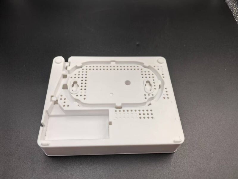 612- 4 network ports with Voice function